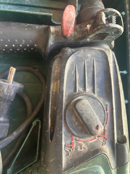 Перфоратор Bosch PBH 2800 RE