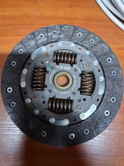 Tarcza Sprzegla i docisk 05E141015F Audi A1 ,S1 ,A 3 VW Golf