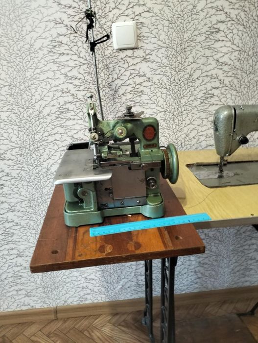 Швейні машинки на продаж