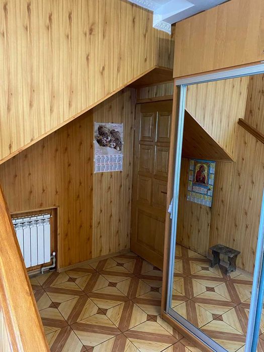 Продам хороший 2-х этажный дом с ремонтом в Березановке Левый берег