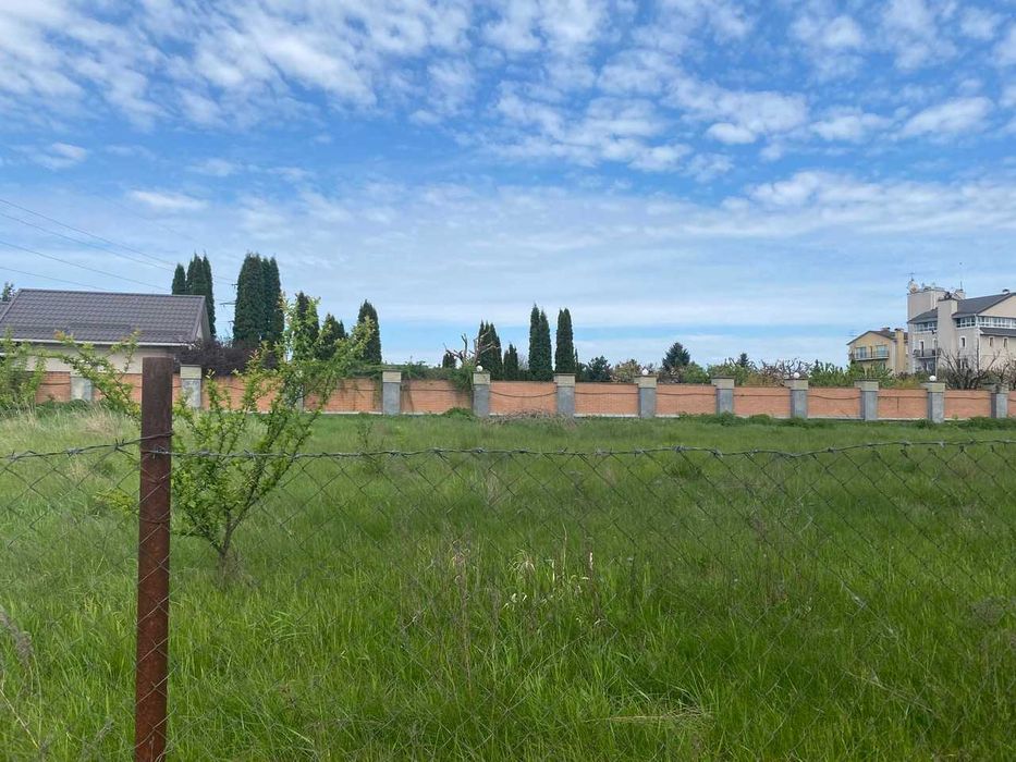 Продам земельну ділянку 32 сот. в Крюківщіни біля Озера