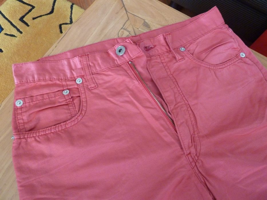 Calças rosa avermelhado, acetinado, Replay (Versace, Lauren)