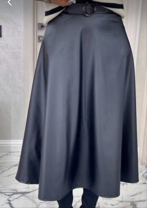 Спідниця з екошкіри міді чорна, розмір L ЗОВСІМ НОВА