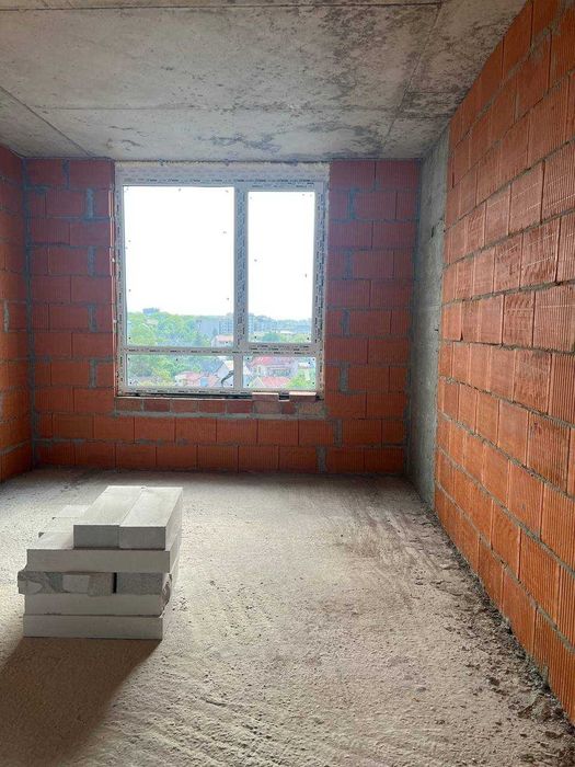 Продається 2 кім квартира в центральній частині міста .