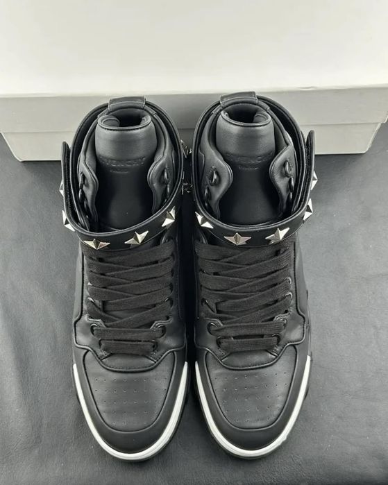 givenchy star strap tyson