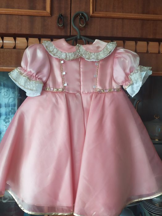 Новорічний костюм сніжинки та маленької принцеси