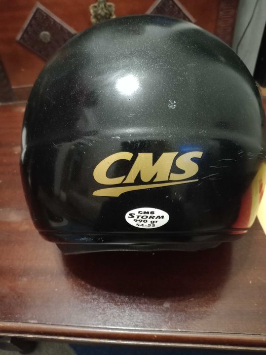 Capacete aberto com viseira