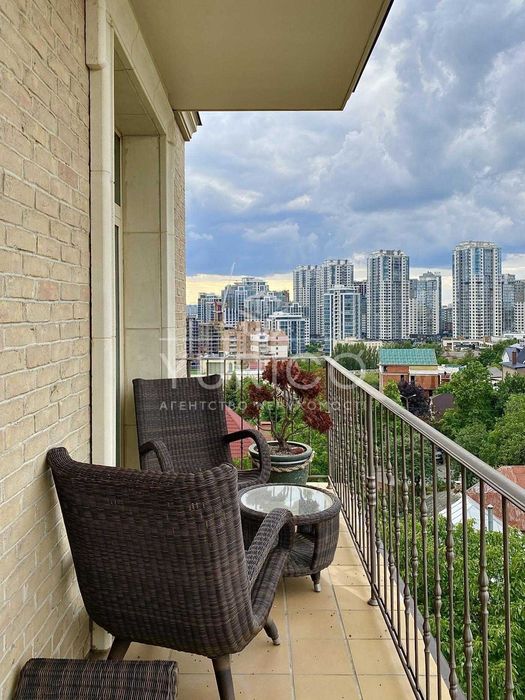 Продаж квартири в ЖК Renaissance Residence 118 м.кв.