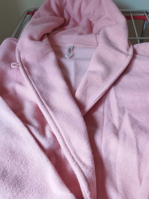 Robe Rosa com capuz