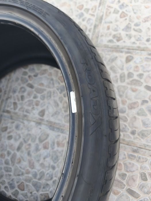 Vendo 1 pneu 275 30 r19