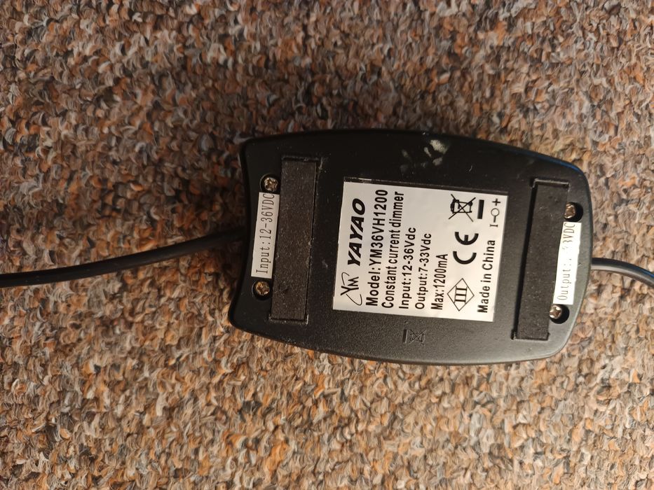 Lampa podłogowa LED