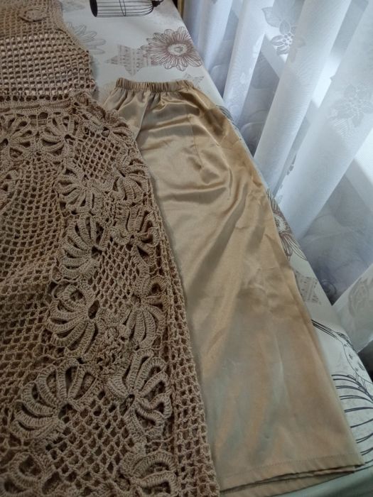 Летнее платье, вязанное крючком из х/б нити, цвет кофе с молоком, есть подюбник