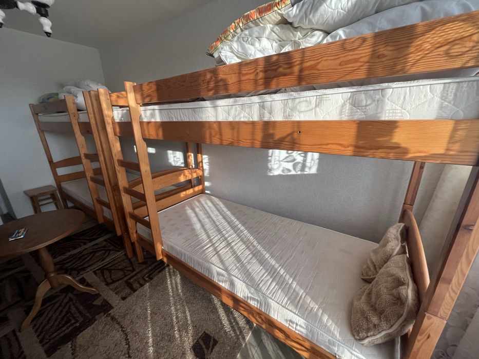 Łóżka piętrowe z materacami. Malo uzywane.