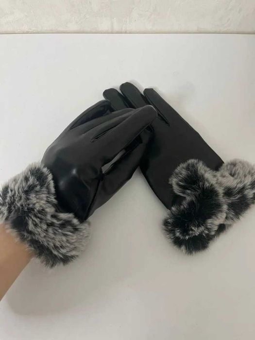 Зимові жіночі рукавички,колір чорний