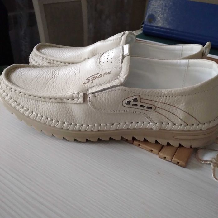 nowe, eleganckie, skórzane wsuwane buty