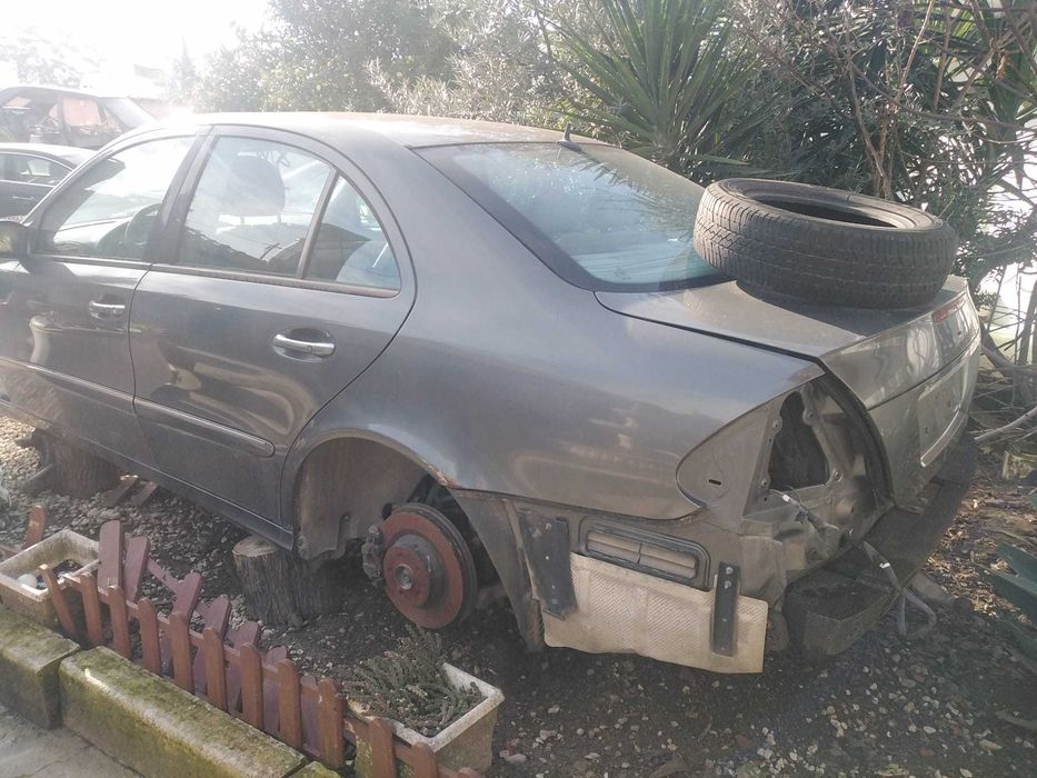 PARA PEÇAS Mercedes E420 V8 BiTurbo de 2005