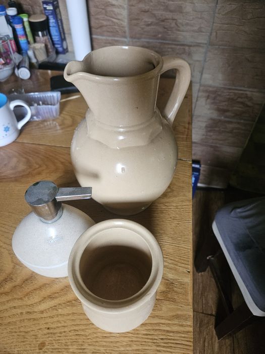 Naczynia  tułowice, wawel, szkło