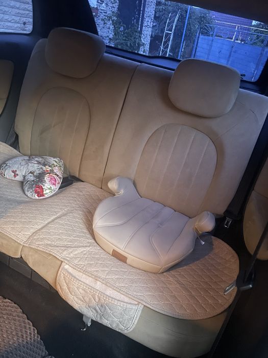 Машина Lancia ypcilon женская
