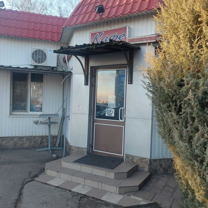 Продам кафе- мотель  1+2 біля авторинку