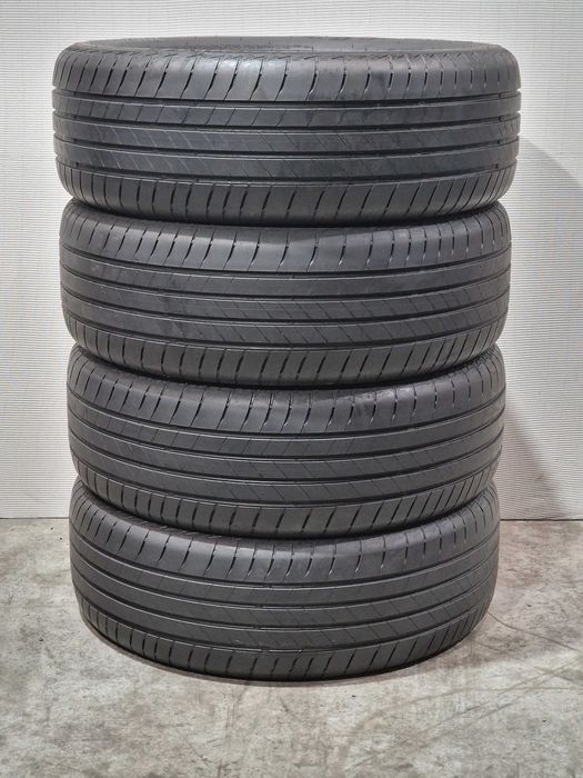 4 Pneus 235/55R18 BRIDGESTONE Semi Novos