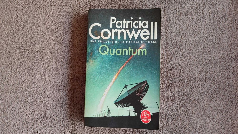 Quantum - Patricia Cornwell (livro em francês)