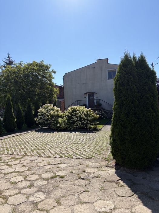 Wynajmę budynek + teren przyległy