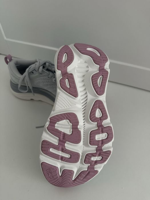 Продам кросівки Hoka