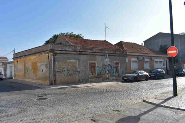 Vende-se lote de terreno no centro do Montijo