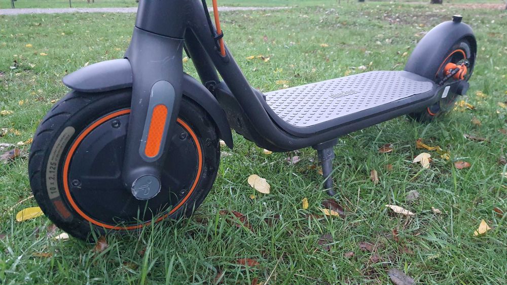 Електросамокат Ninebot KickScooter F40