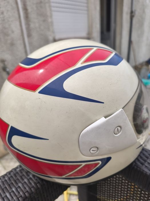 Vendo 2 capacetes em bom estado.