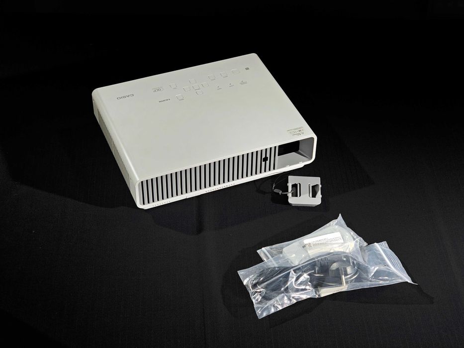 Проектор LED+Лазер Casio XJ-M141/M140 XGA 1024x768 , 2500лм