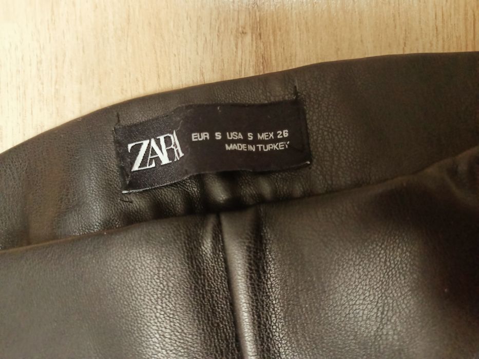 Legginsy ZARA ze sztucznej skóry