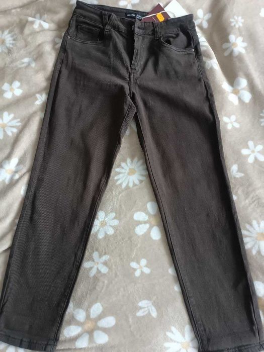 Nowe, czekoladowe, damskie jeansy