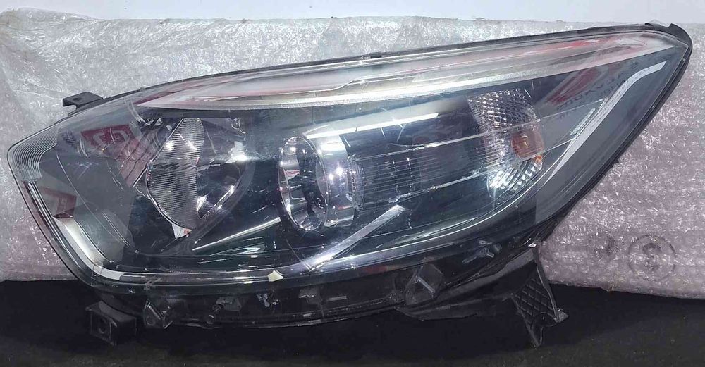 Ótica / Farol Esquerdo 260603859R - RENAULT CAPTUR I