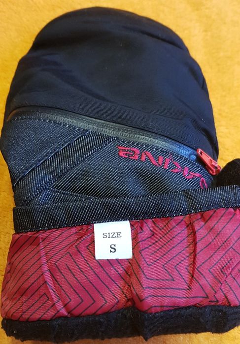 Варежки сноубордические Dakine element mitt