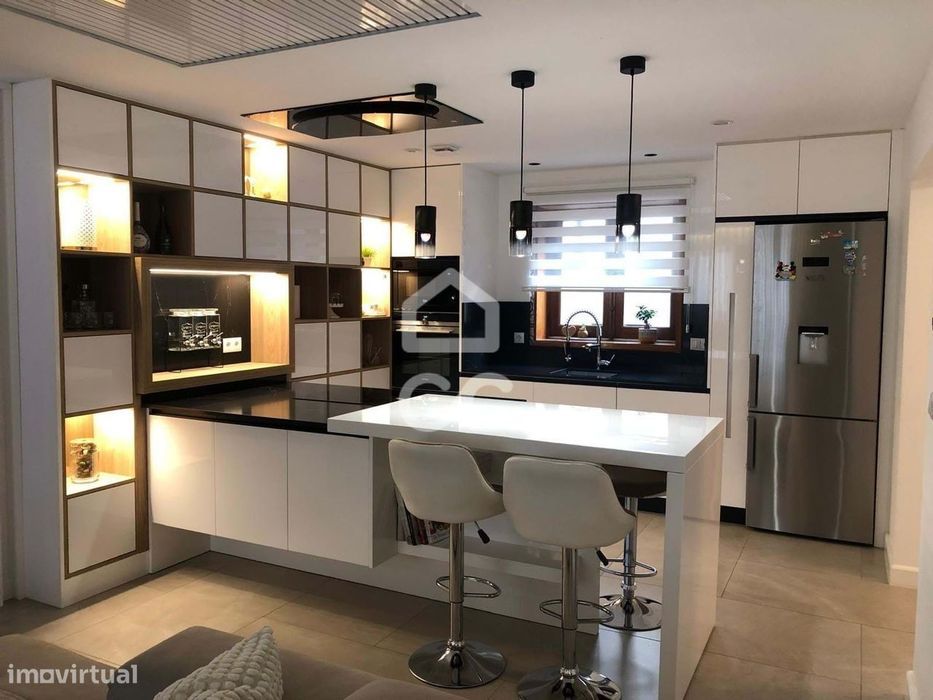 Moradia T4 Renovada em Creixomil – Guimarães