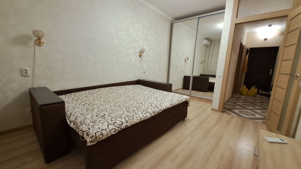 Сдам Свою однокімнатну, 40 м²,  Варшавський квартал, Виноградар,