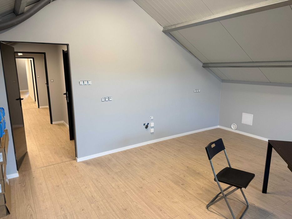 Powierzchnia biurowa z możliwością wynajęcia działki 1000m2