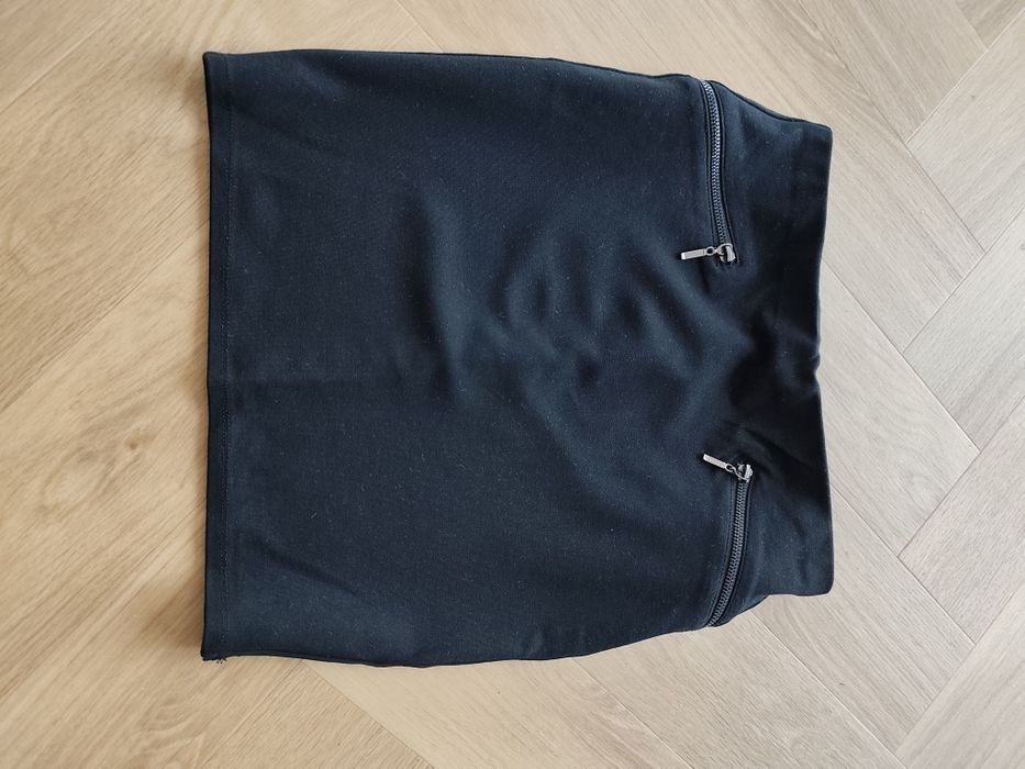 Czarna spódnica damska Stradivarius r. S