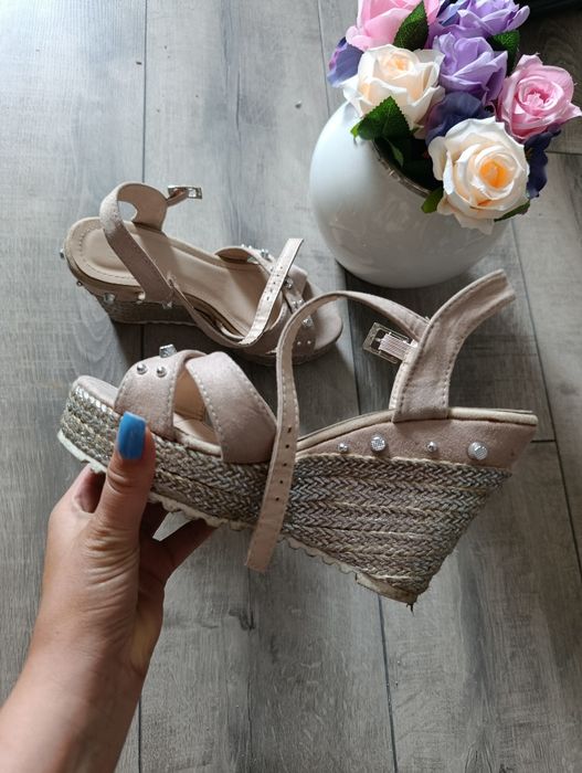 Buty na koturnie 38 na lato sandały