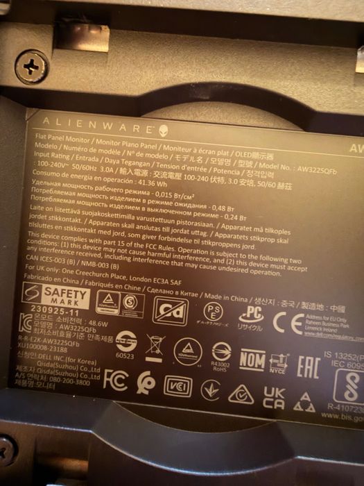 Alienware AW3225QF 32" 4K QD-OLED 240Hz – ecrã partido / peças