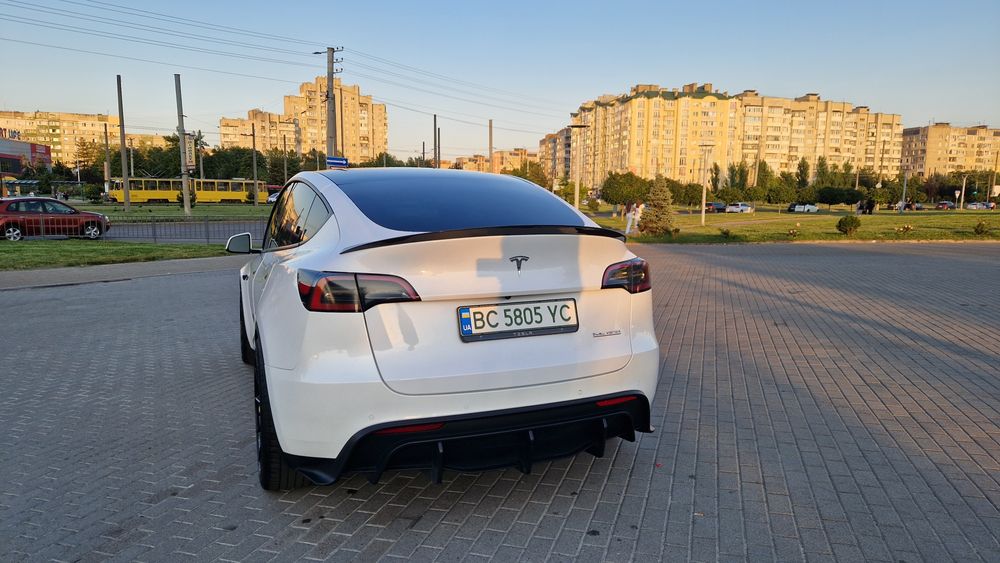 Tesla Model Y Performance