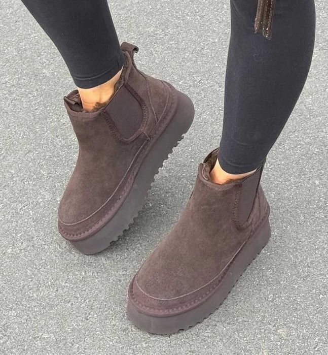 Женские зимние ботинки замшевые полусапожки коричневые на меху челси