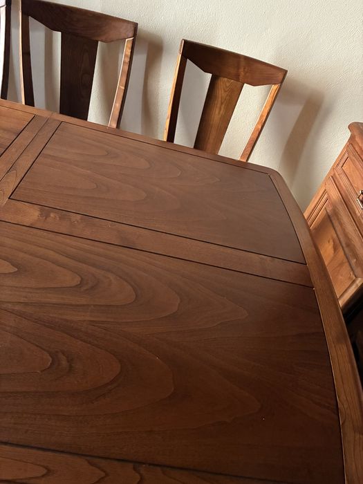 Mesa de sala com 6 cadeiras