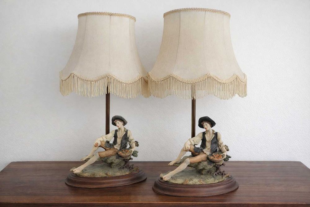 Conjunto de candeeiros em porcelana vintage