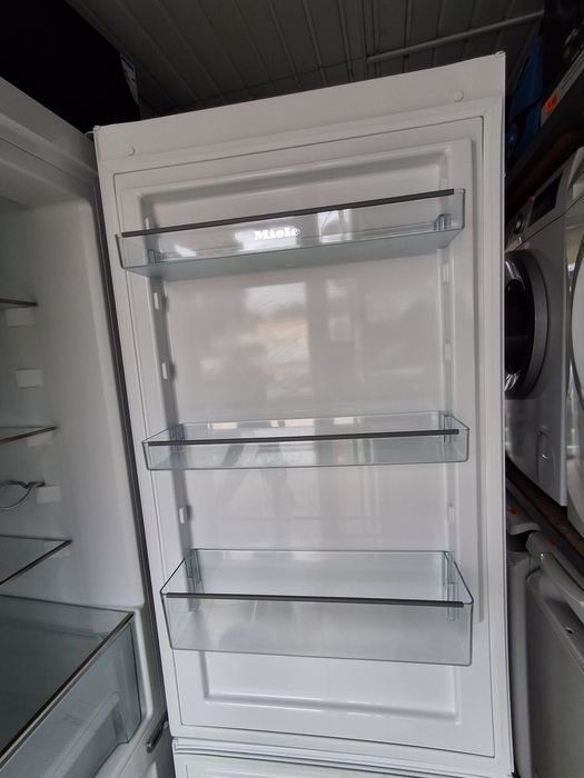 Холодильник Miele modelKFN28133 D