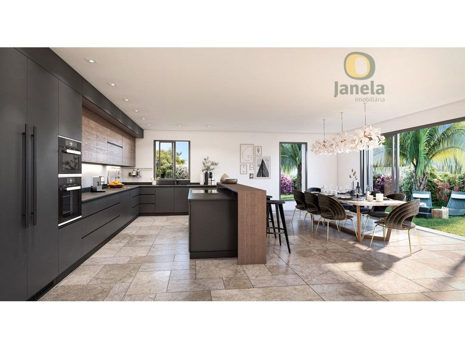 Luxuosa Residência T5 em Faro, frente à Ria Formosa