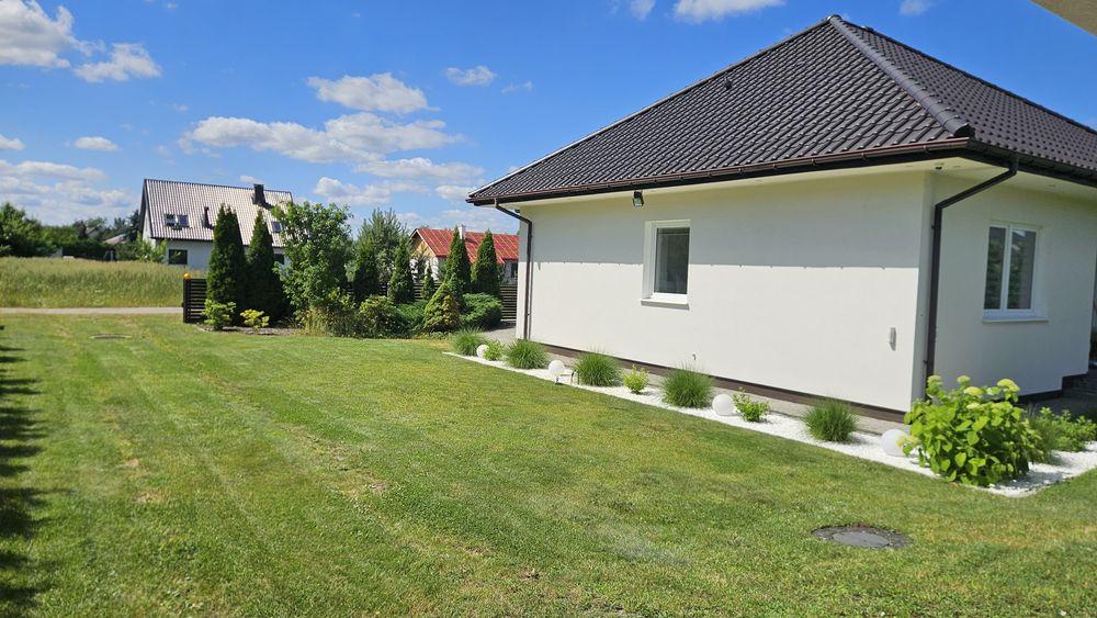 Dom wolnostojący przy lesie | działka 920 m² | piękny ogród