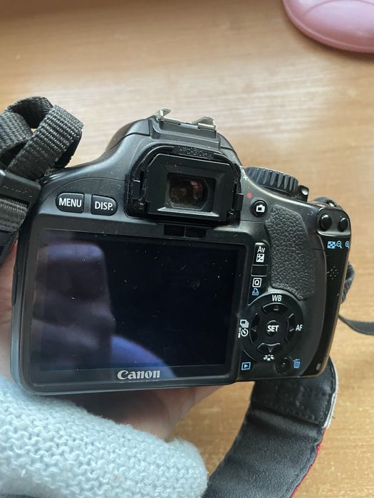 Продам фотоапарат Canon 550 D