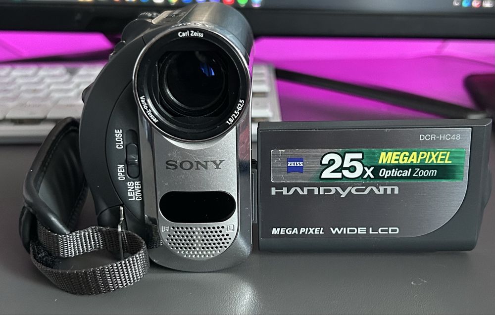 Sony Handycam DCR-HC48E — MiniDV відеокамера